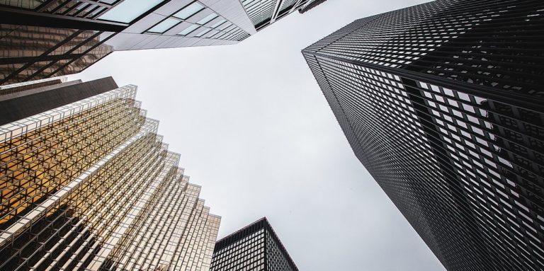 99 Männer, eine Frau