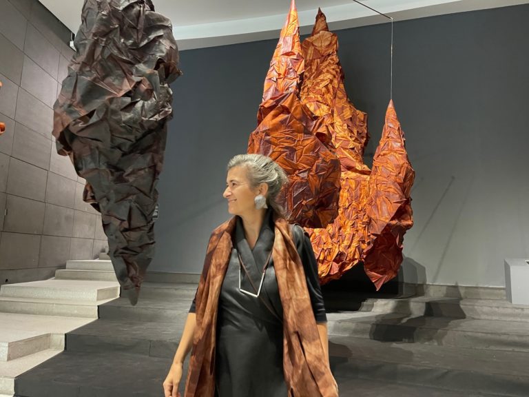 Eine Münchnerin in Peking:  „Duftendes Wolkengewebe“ für die Mode in China