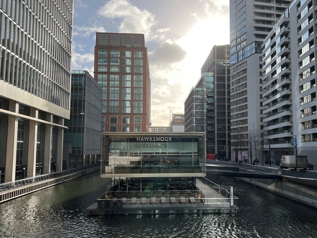 Stahl, Glas, Feminismus