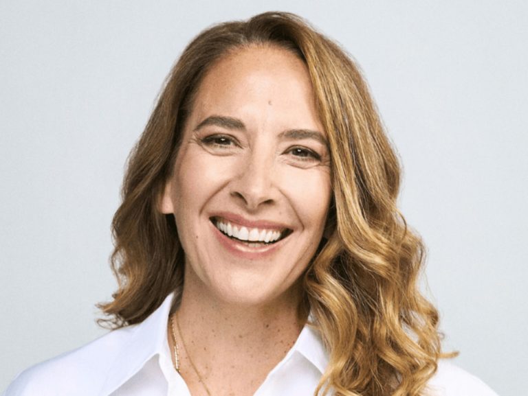 Isabelle Tambue steigt in die Geschäftsführung von Cosnova auf