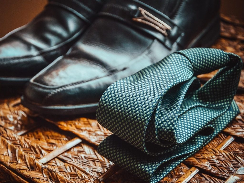 Macht: Warum wir (auch) über Krawatten sprechen müssen – und über Geld