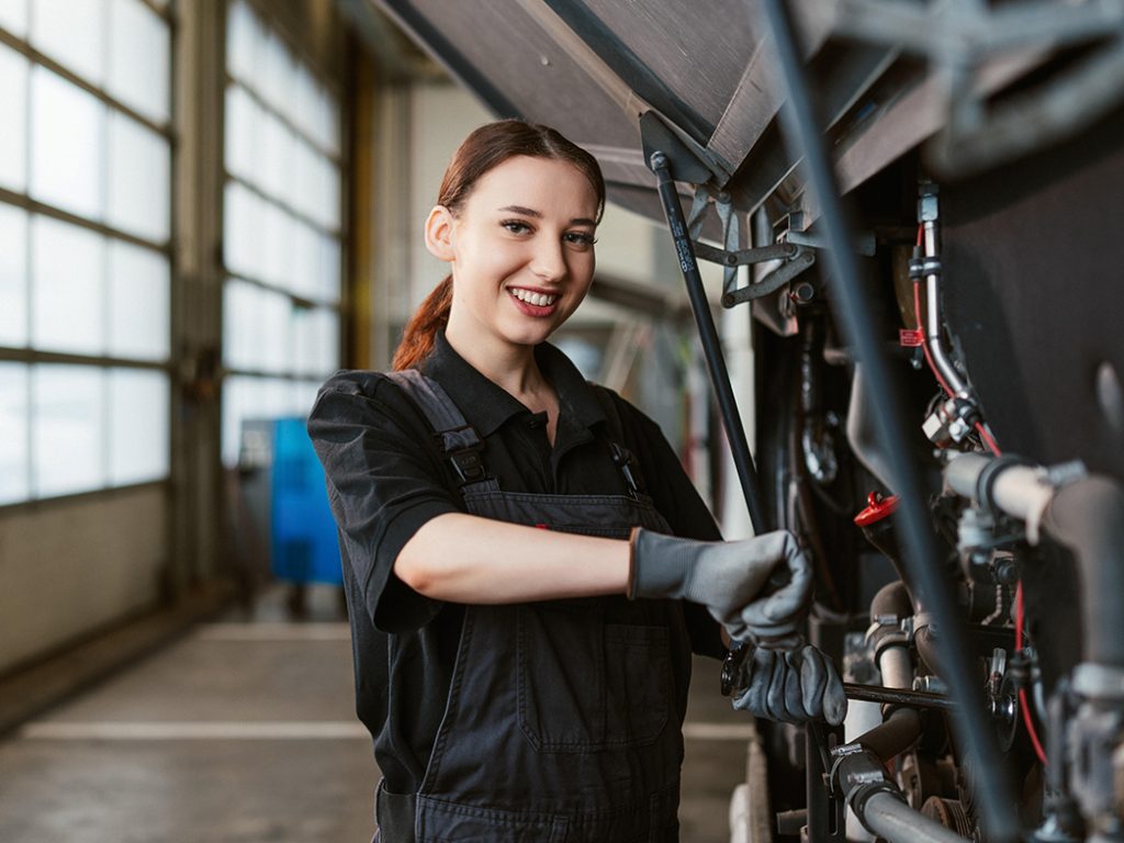 FRAUENPOWER GESUCHT Mit einer  Lehre bei den ÖBB durchstarten